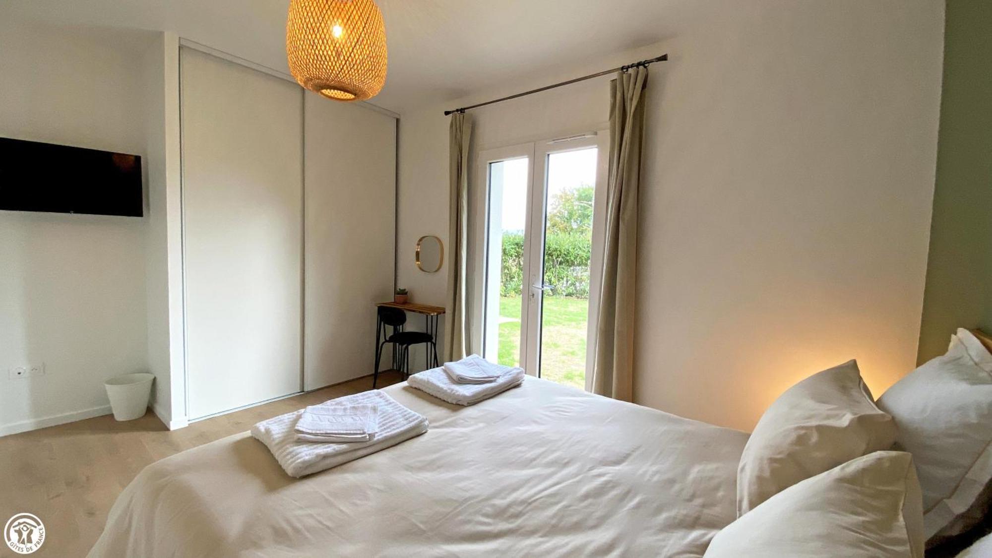 Breakislebed 3 Maisons Chu Limoges Exterior photo